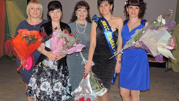 Чья улыбка лучше, выяснили в Дивном