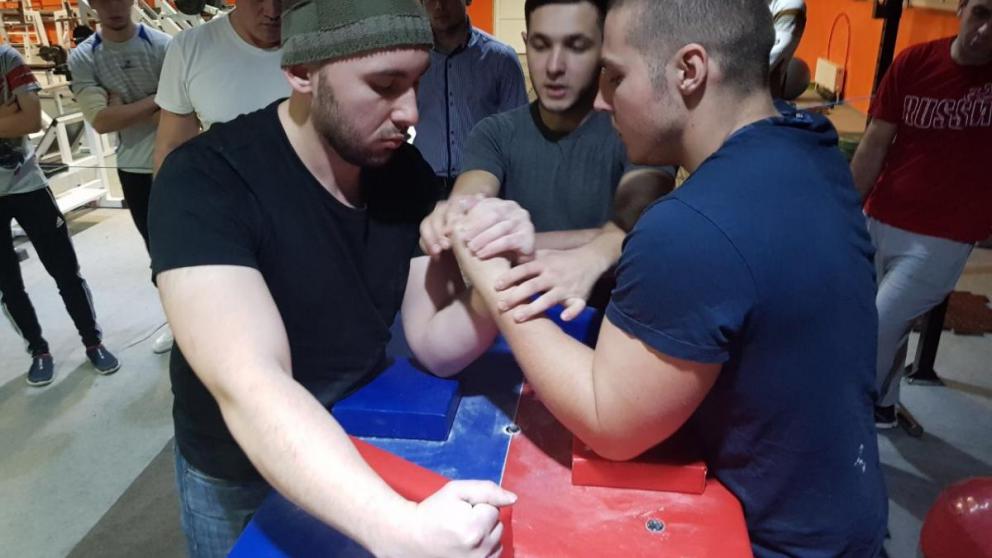 Турнир по армеслингу выявил сильнейших в Ставрополе