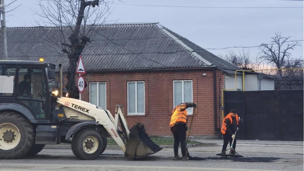 В Георгиевском округе активно ремонтируют дороги