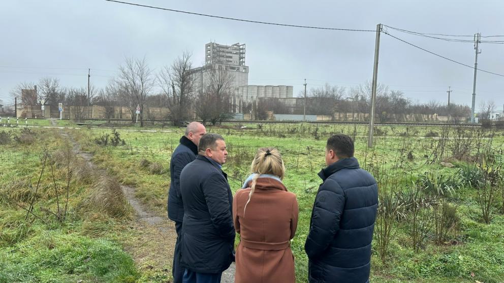 Партийный десант «Единой России» взял ряд проблем в Советском округе Ставрополья на контроль