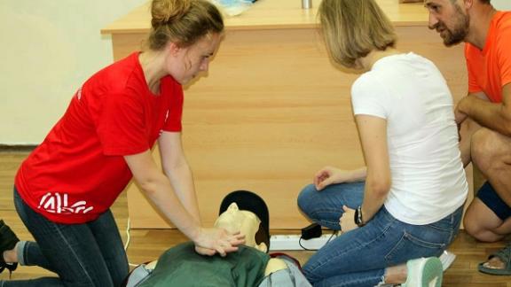 На Ставрополье волонтёры-медики практиковались в спасении на воде