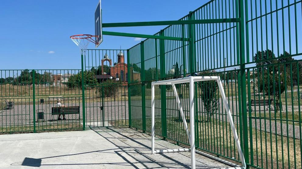 В селе Падинском появилась новая спортивная площадка