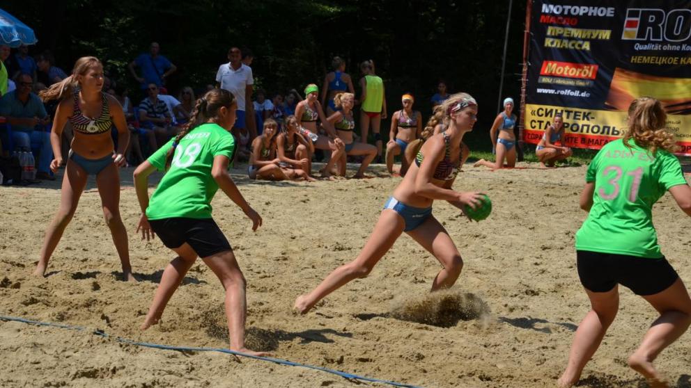 «Ставрополье» ударно стартовало в чемпионате России по пляжному гандболу