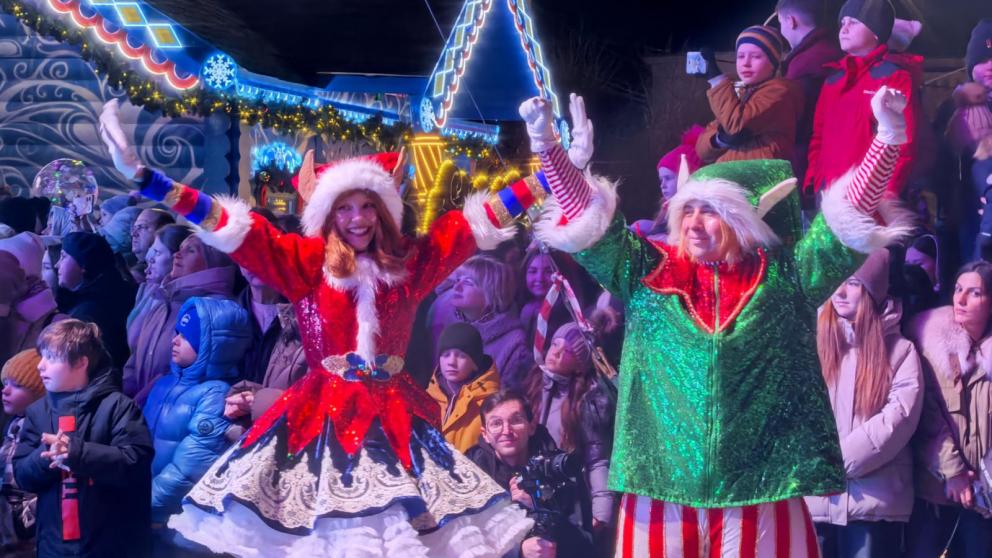 Сотни огней зажглись на главной новогодней елке Ставрополя