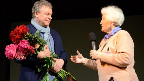 Актер, режиссер и продюсер Сергей Жигунов провел творческую встречу в Ставрополе