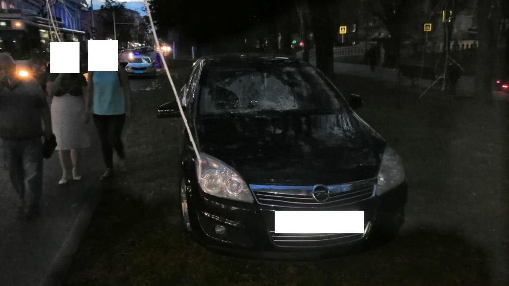 Девушка-пешеход получила рваную рану головы в аварии в Ставрополе