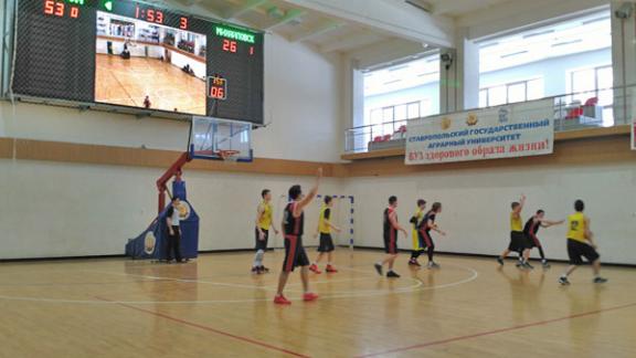 После 7 тура чемпионата края по баскетболу в лидерах МКС и БК «Ессентуки»