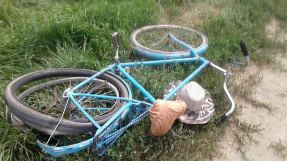 Мотоциклист и велосипедист, которым больше 70 лет, не поделили дорогу в Красногвардейском