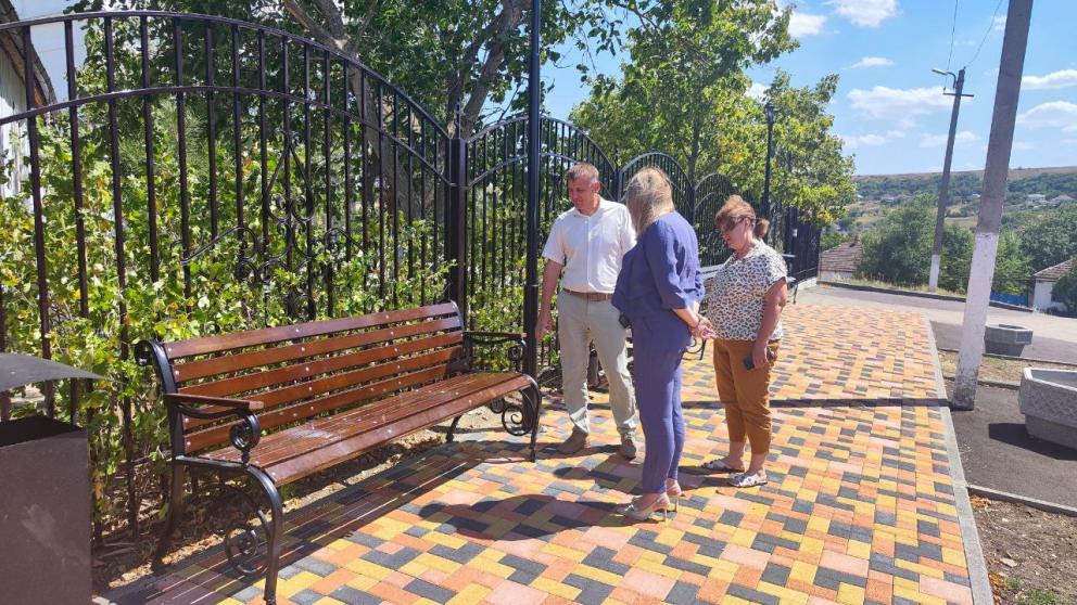 В селе Сухая Буйвола благоустроили территорию, прилегающую к храму