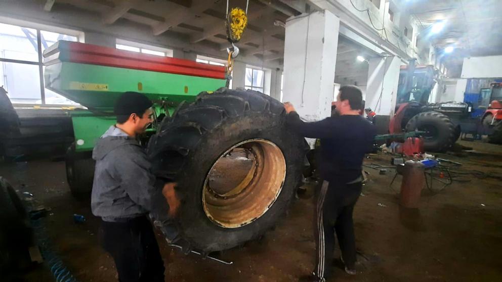 Более 260 единиц сельхозтехники подготовят к весне аграрии в Арзгирском округе Ставрополья