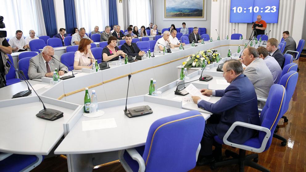 О курортном сборе, казаках и капремонте говорили на совещании в Думе Ставрополья