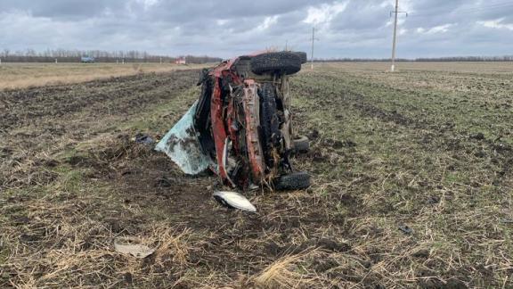 Легковушка несколько раз перевернулась в Грачёвском округе Ставрополья