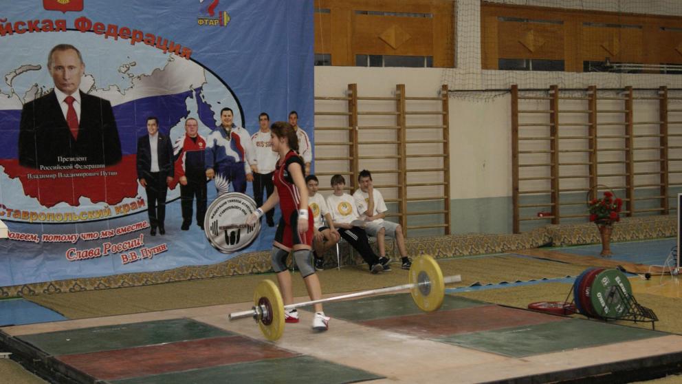 В Солнечнодольске победу отпраздновали будённовские штангисты