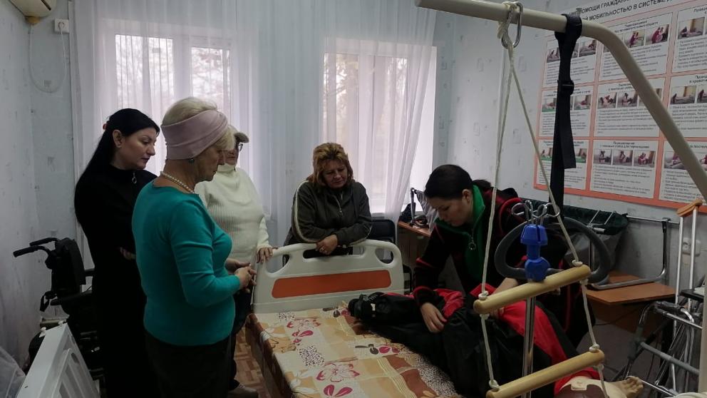 «Школу ухода» Георгиевского центра соцобслуживания окончили 30 человек