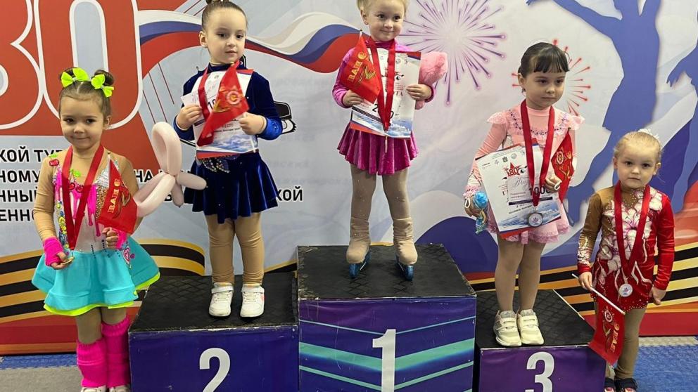 Ставропольские фигуристы собрали урожай медалей турнира, посвященного 80-летию Победы