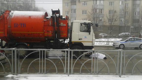 В Ставрополе под колёсами мусоровоза погибла пожилая женщина