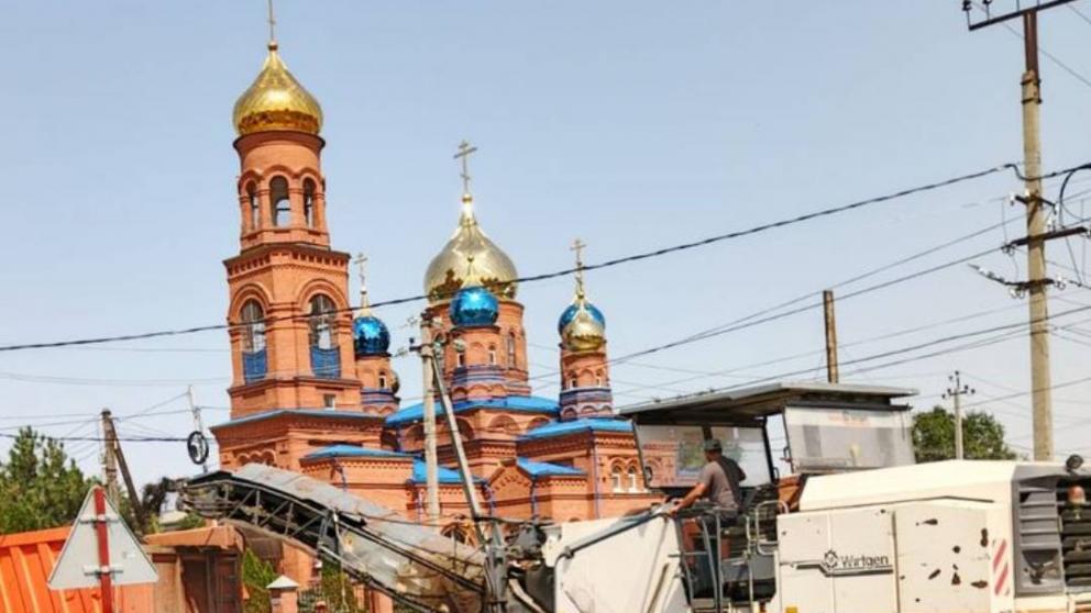 В Ипатово приступили к ремонту социально значимой дороги