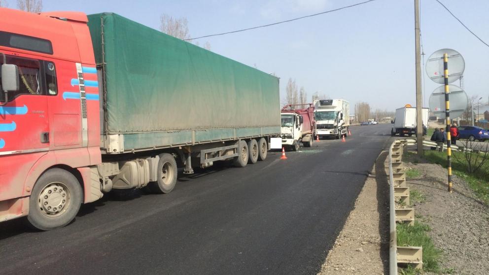 В Минераловодском округе столкнулись три большегруза