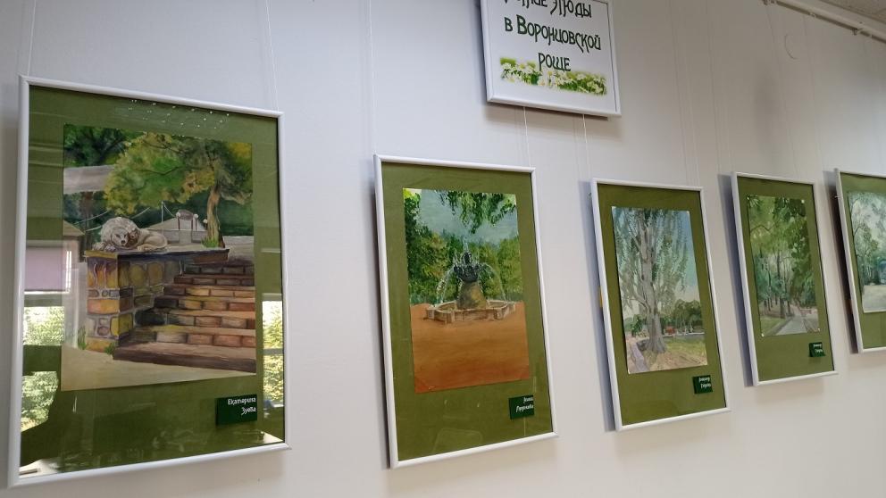 Творческий пленэр провели студенты у фонтана «Лягушка» в центре Ставрополя