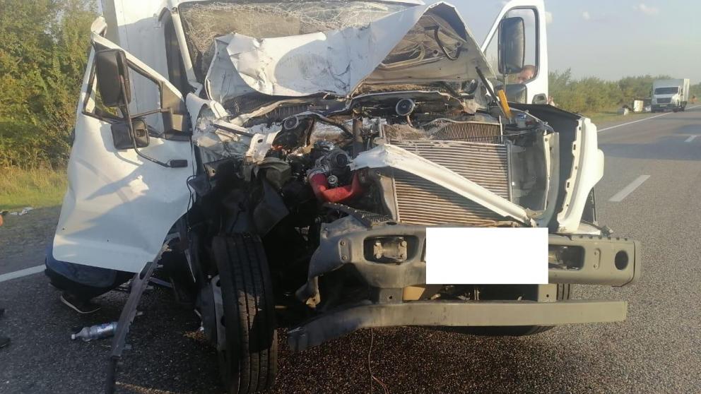 Грузовики столкнулись на Ставрополье: два человека получили травмы