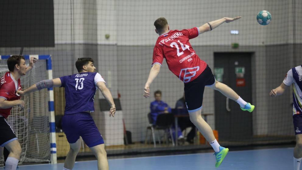 Гандболисты ставропольского «Виктора» удачно съездили в Краснодар