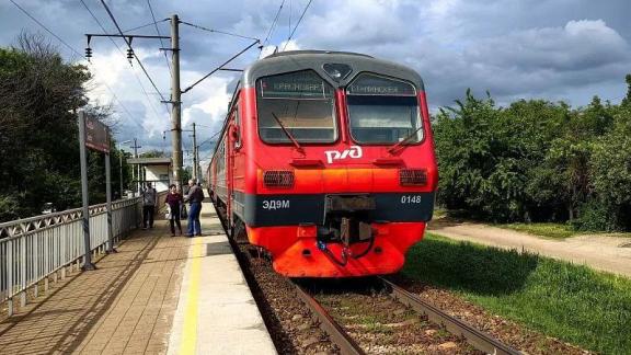 Вблизи вокзала Минеральных Вод пассажирский поезд сбил девушку