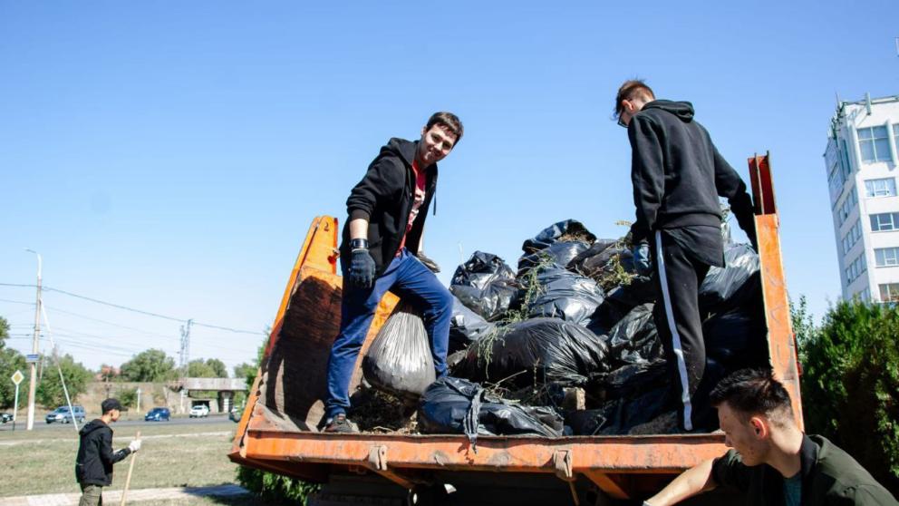 Масштабный субботник прошёл в Невинномысске
