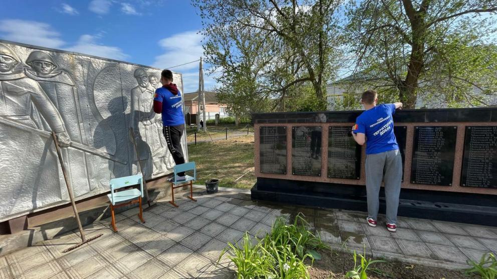 Активисты Арзгирского округа помогли 176 семьям военных на майских праздниках