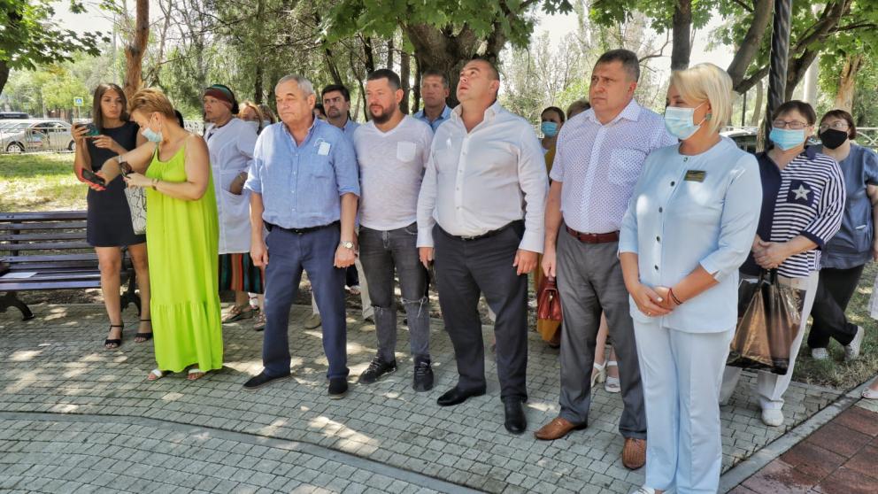 В Невинномысске появился памятный знак медицинским работникам