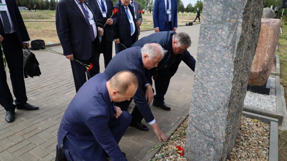 Депутаты Думы края почтили память воинов Ставрополья, павших при обороне Сталинграда