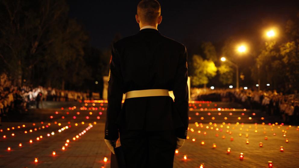 750 свечей, зажженных в Ставрополе выпускниками школ, напомнили о цене Победы