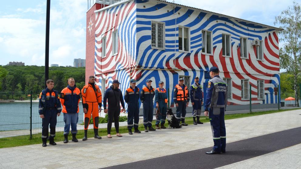 В Ставрополе перед открытием купального сезона спасатели провели учения