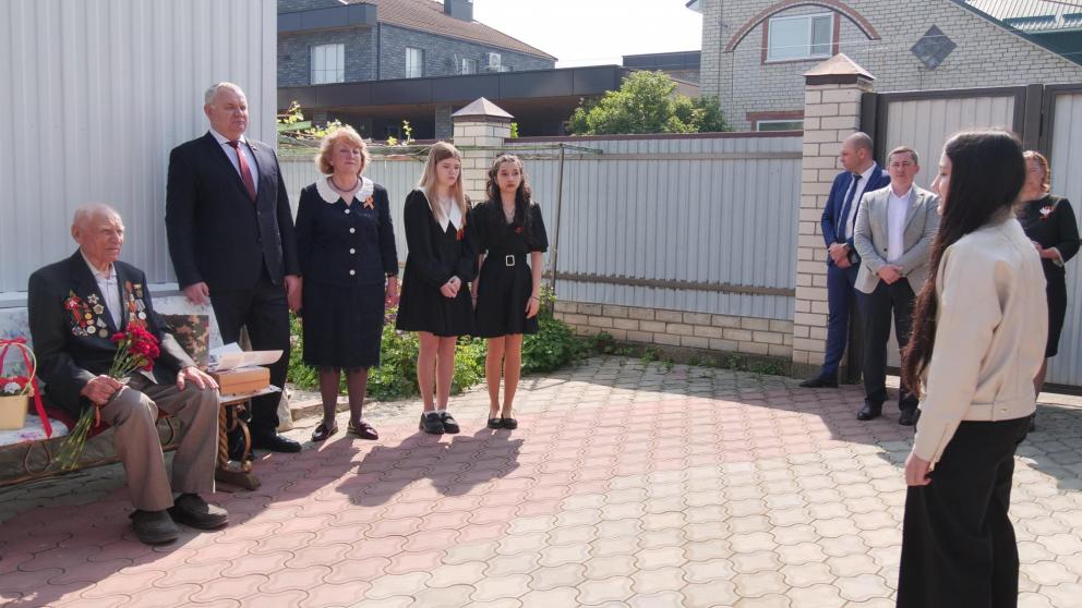 Двух ветеранов Великой Отечественной поздравили в Кочубеевском округе Ставрополья