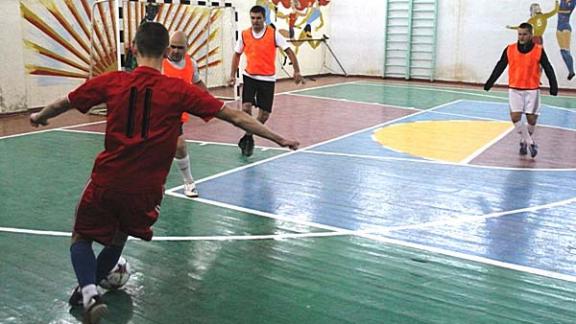 Чиновники, полицейские и трудные подростки сыграли в футбол в Кочубеевском районе