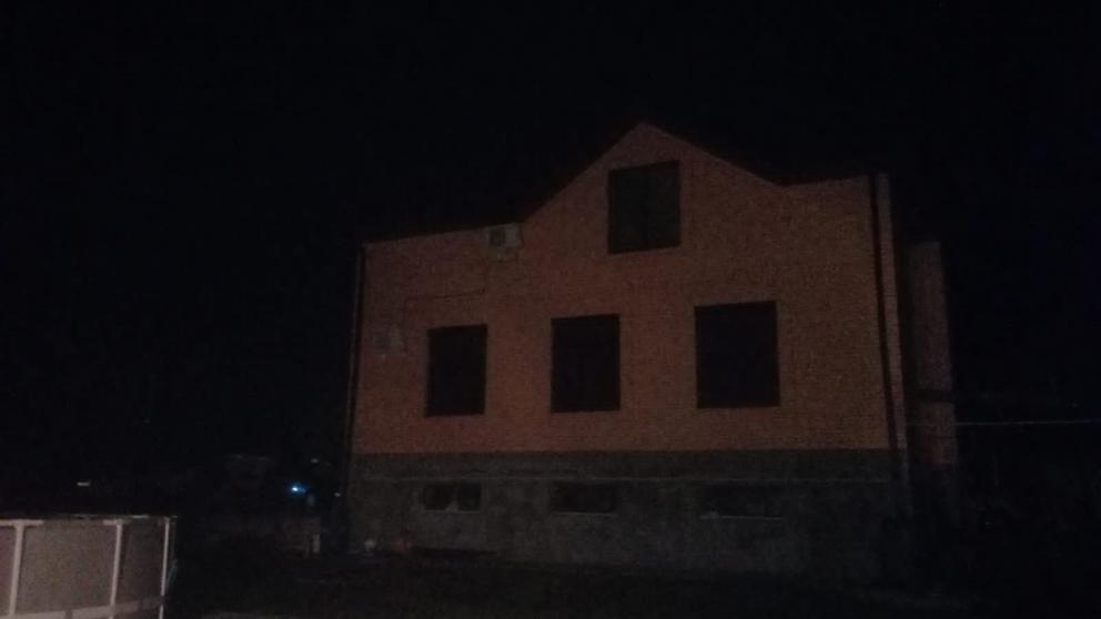 В Железноводске частный дом загорелся из-за удара молнии