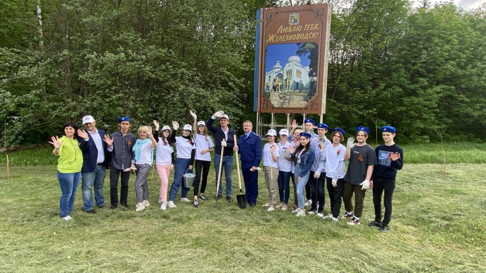 В Железноводске высадили 800 кустов сирени