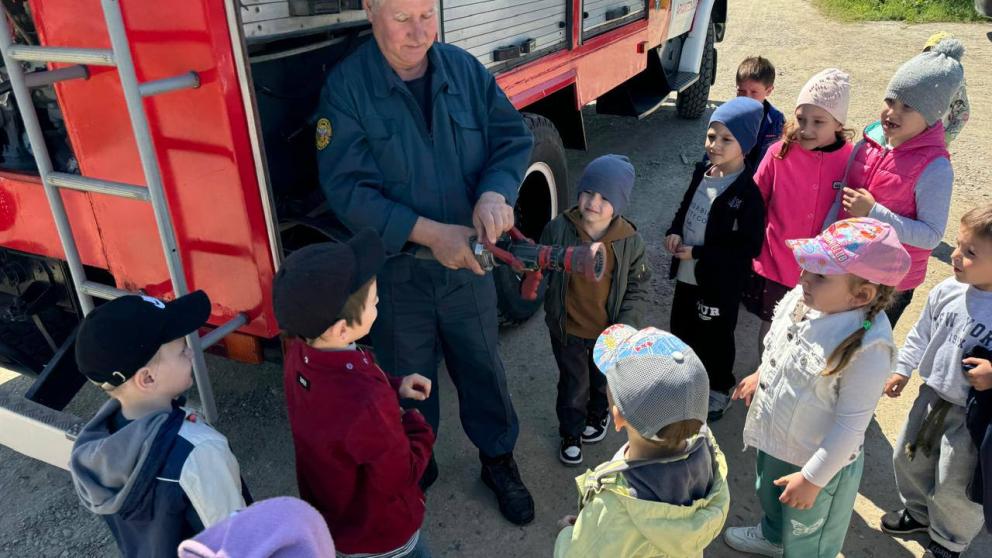 Встречи с пожарными устроили для дошкольников на Ставрополье