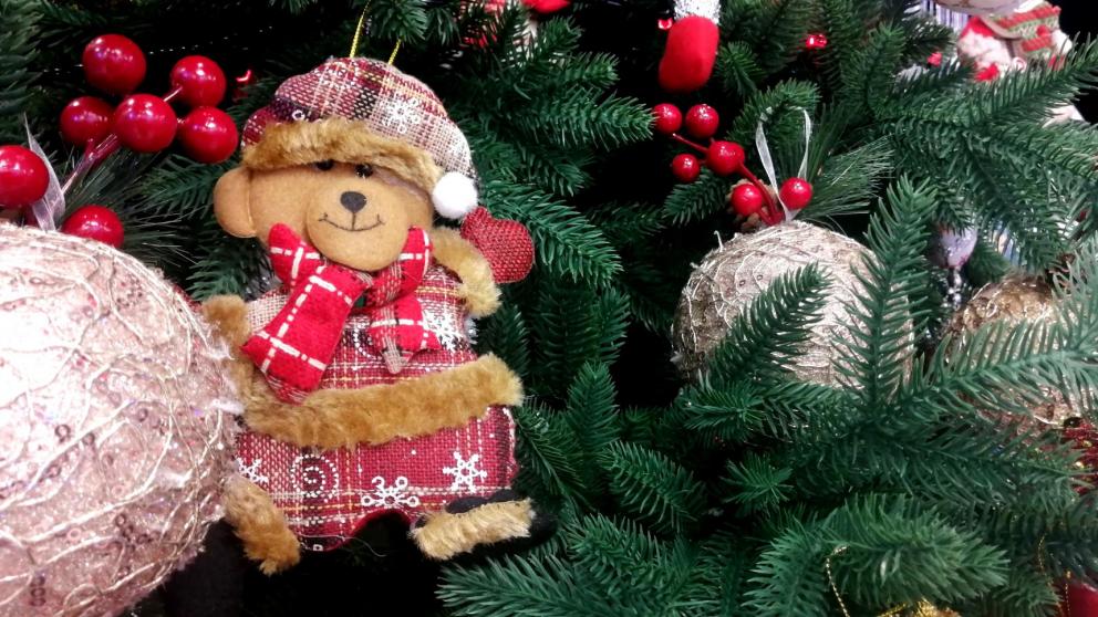 Детям Антрацита передали подарки из Петровского округа Ставрополья