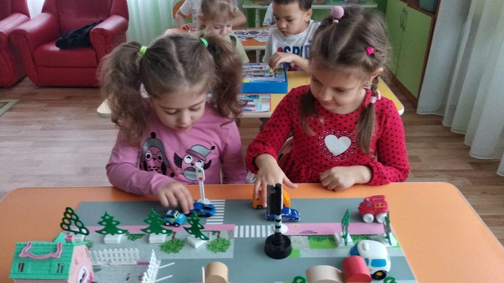 Детский сад Ставрополя воспитывает безопасное поведение на дорогах у малышей