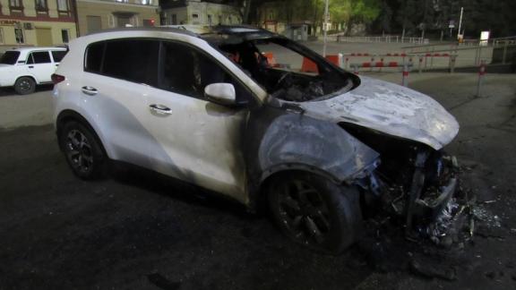 Трое жителей Ставрополя сожгли кроссовер пятигорчанки