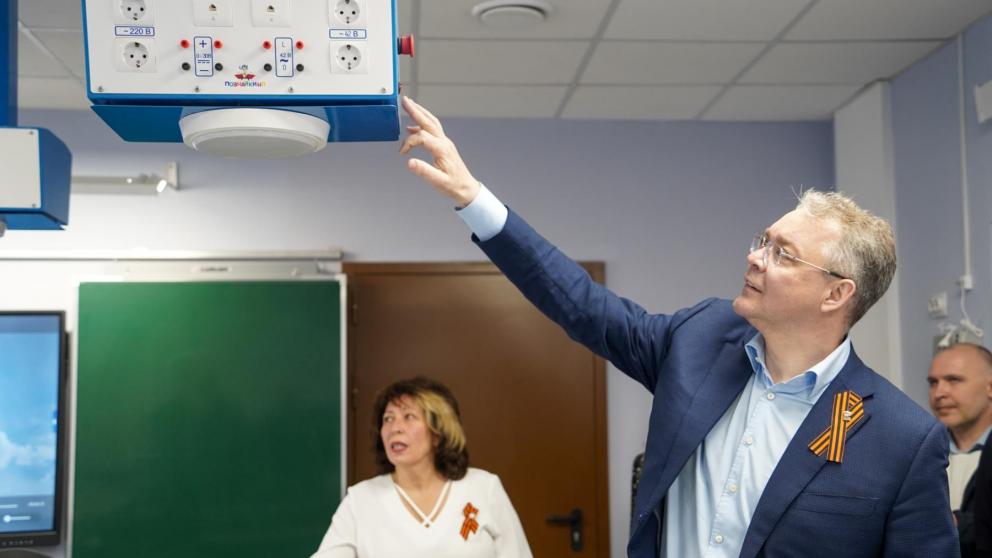 Губернатор Владимиров проинспектировал ход строительства соцобъектов в Кисловодске