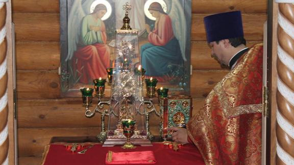 В храме на территории НГГТИ освятили иконостас