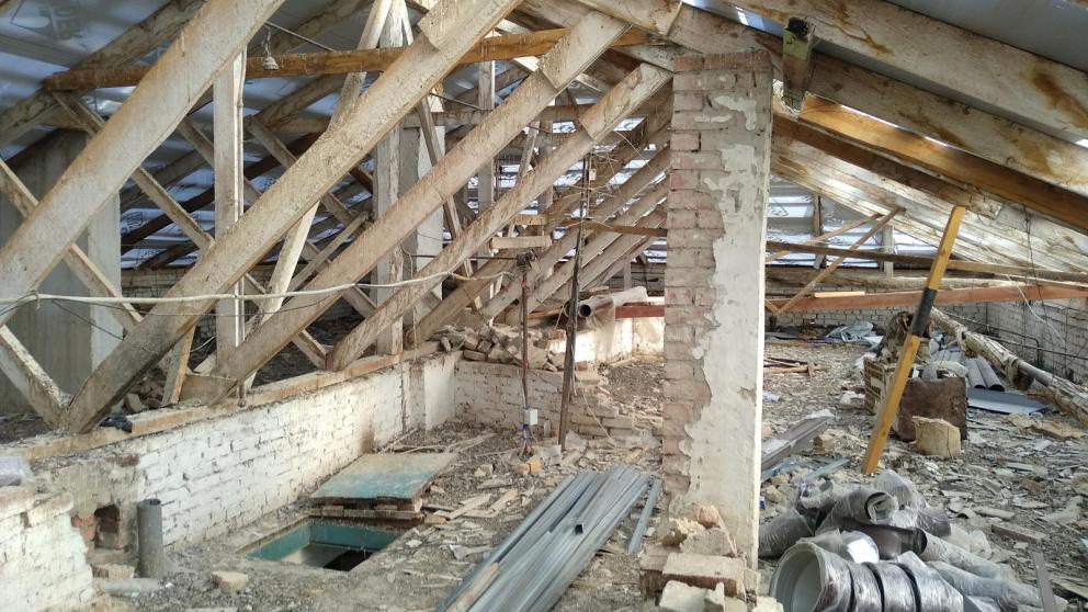 В Ессентуках рабочий упал с крыши и разбился насмерть