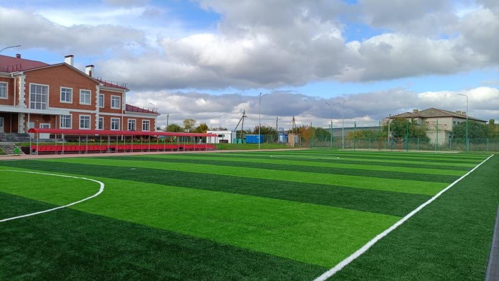 В Предгорье открыли современное футбольное поле