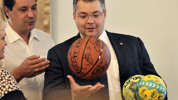 Владимир Владимиров встретился со ставропольскими спортсменами