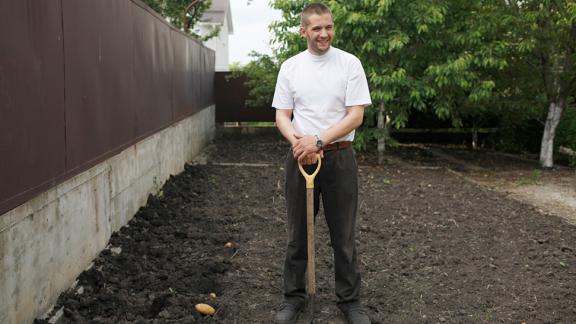 «Секс-беженец» из Германии Евгений Мартинс сажал картошку в Ставрополе