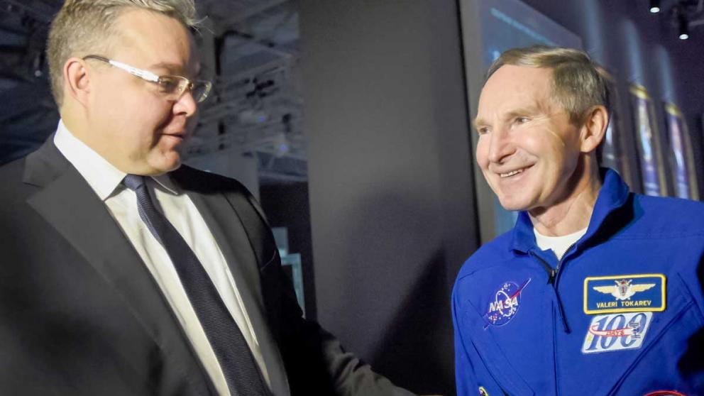 Прибывший на Ставрополье космонавт В. Токарев посетил мультимедийный музей