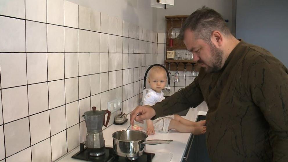 Роль папы в декрете примерил на себя ставропольский журналист в День отца