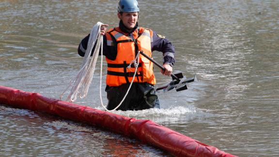 Спасатели провели учения на Комсомольском озере Ставрополя