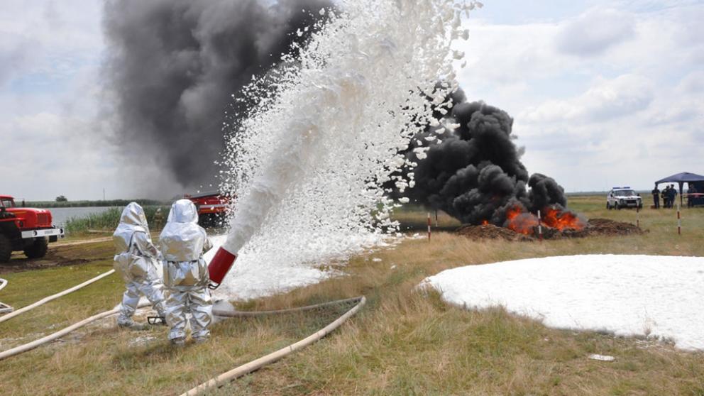 Тушить пожар на нефтепроводе тренировались в Апанасенковском районе